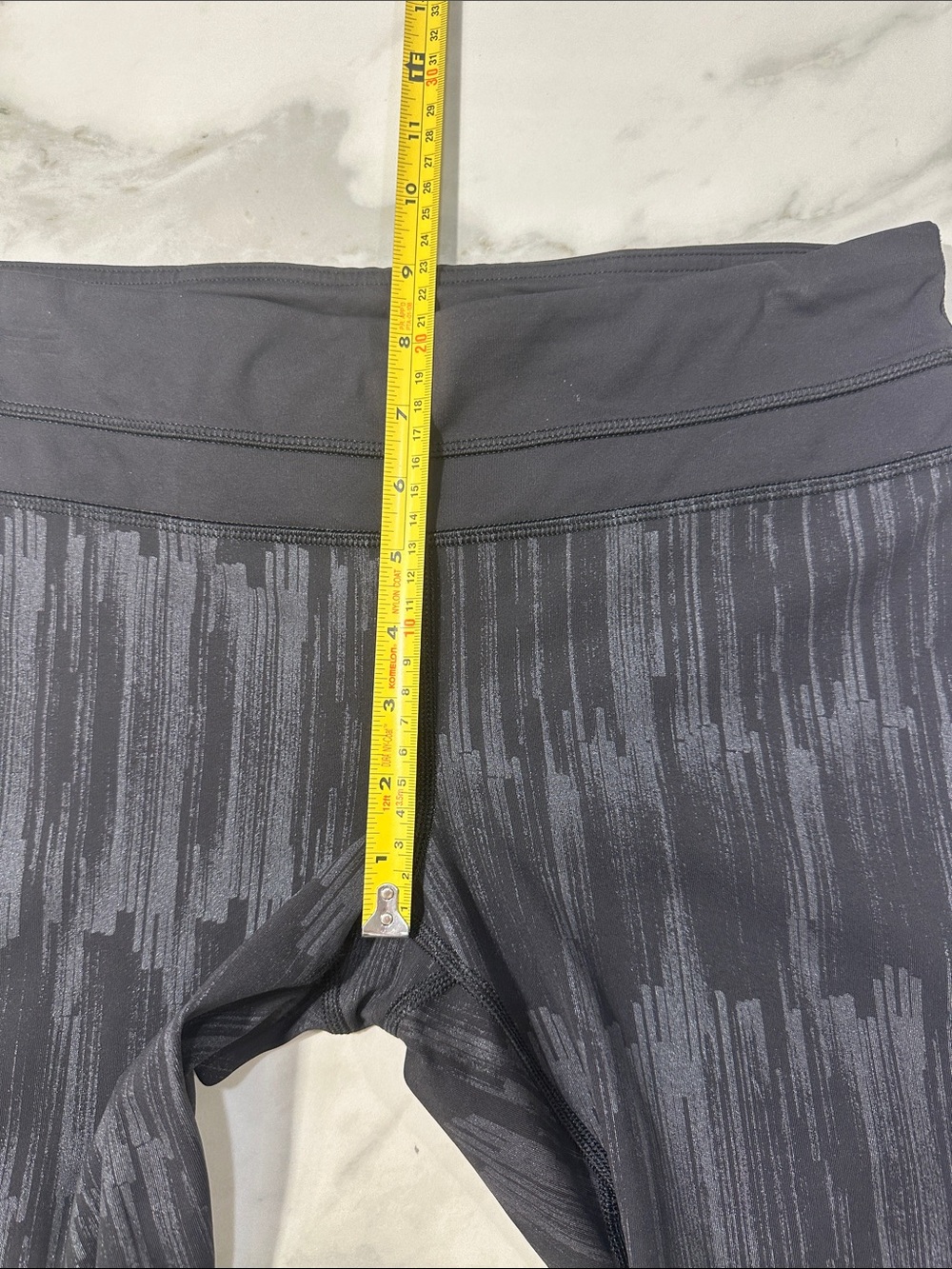 LULULEMON Run Inspire Crop II Black Grey Gray Mesh Capri Leggings Yoga Size 8 - Picture 15 of 16